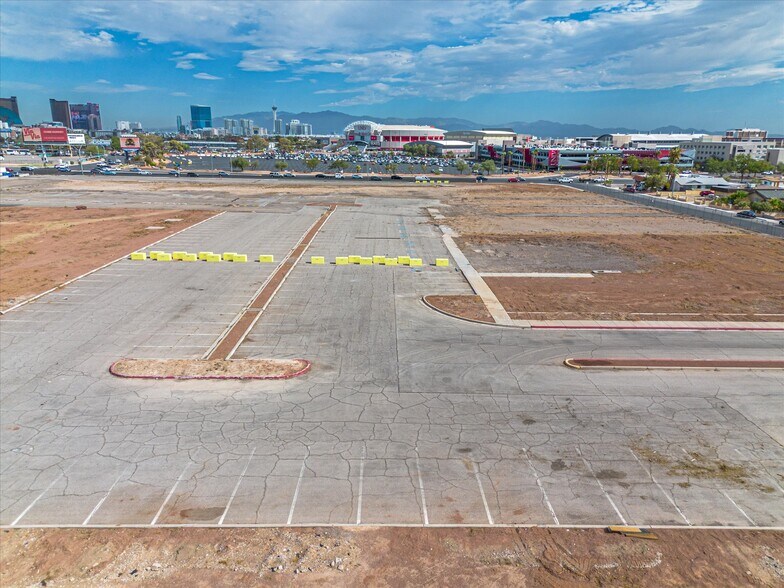 More Photos Of 851 E Tropicana Ave, Las Vegas Land For Sale