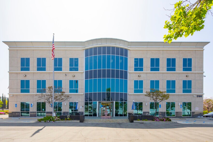 More Photos Of 2100 Saturn St, Monterey Park Office For Lease