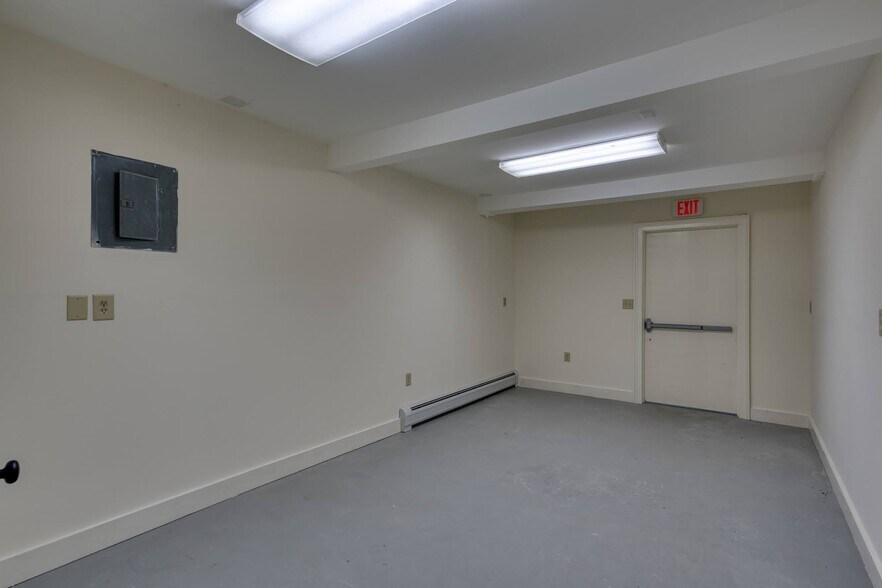 More Photos Of 14 Pine St, Stockbridge Schools For Sale