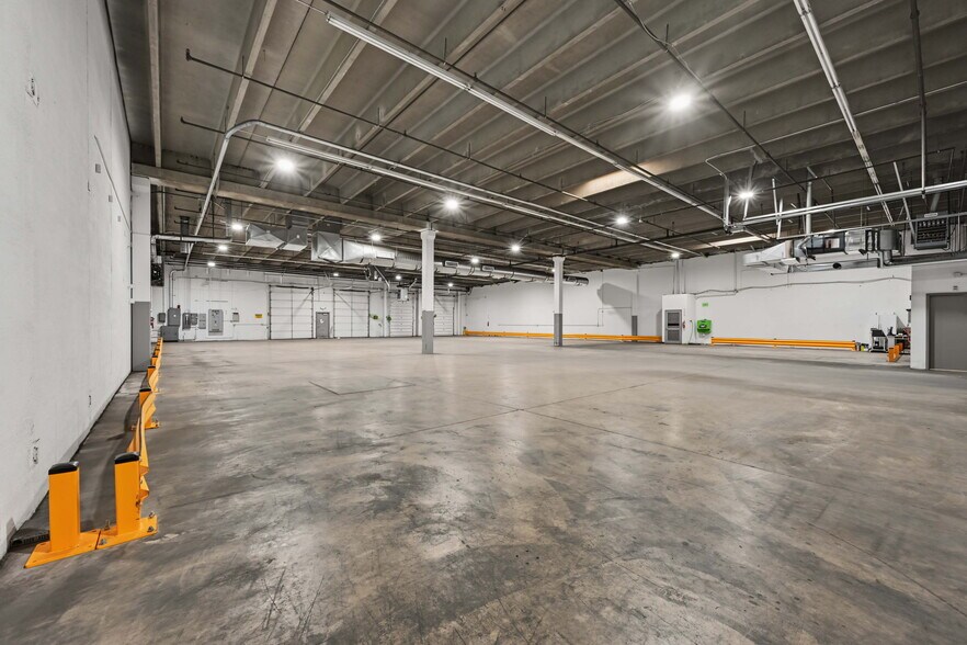 More Photos Of 4910 Northpark Dr, Colorado Springs Distribution For Lease