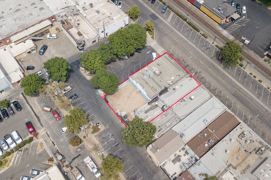 More Photos Of 132 S 1st St, Turlock Storefront For Sale