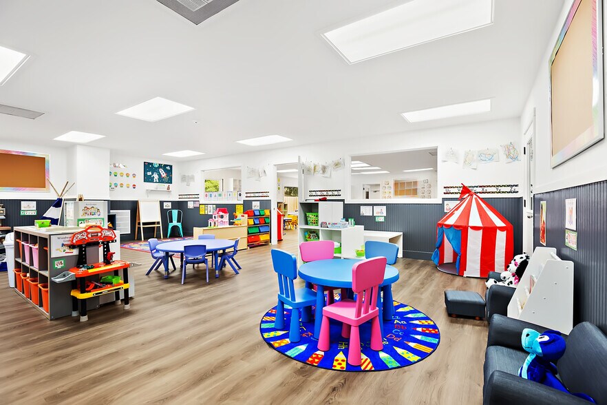 More Photos Of 3245 Executive Dr, Clearwater Daycare Center For Sale