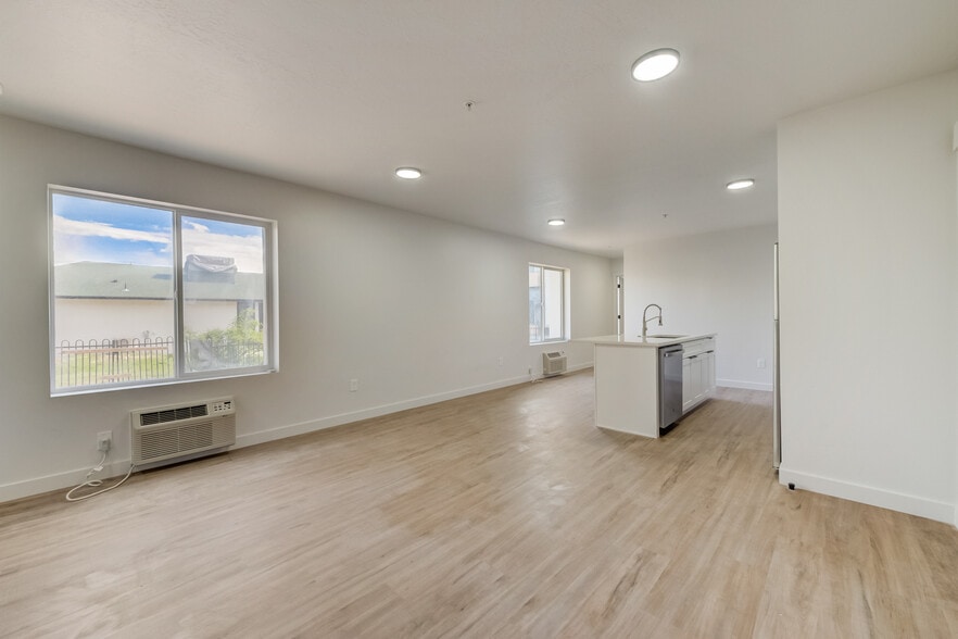 More Photos Of 404 E 5600 S, Salt Lake City Apartments For Sale
