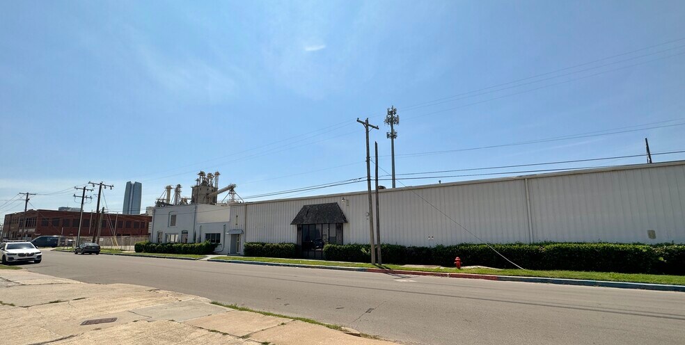 More Photos Of 1236 NW 4th St, Oklahoma City Warehouse For Lease