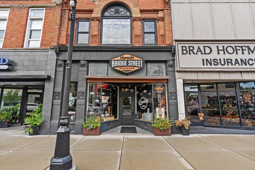 More Photos Of 104 S Leroy St, Fenton Storefront Retail Residential For Sale