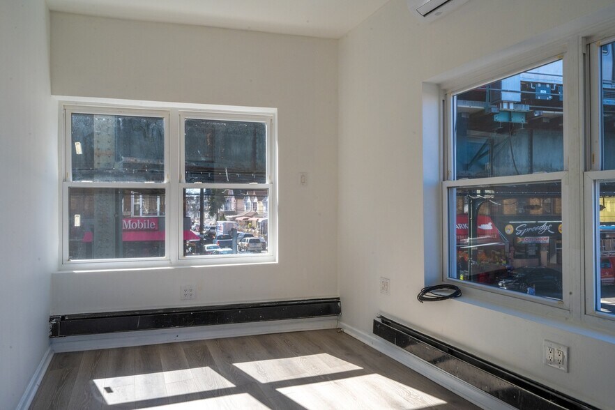More Photos Of 11801 Liberty Ave, Jamaica Storefront Retail Residential For Lease
