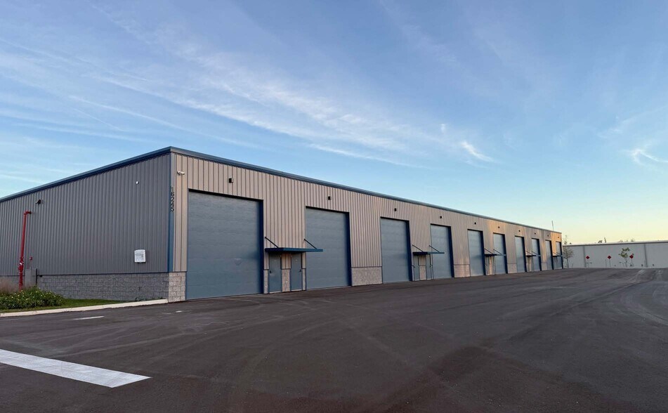 More Photos Of 16261 Pine Ridge Rd, Fort Myers Warehouse For Lease