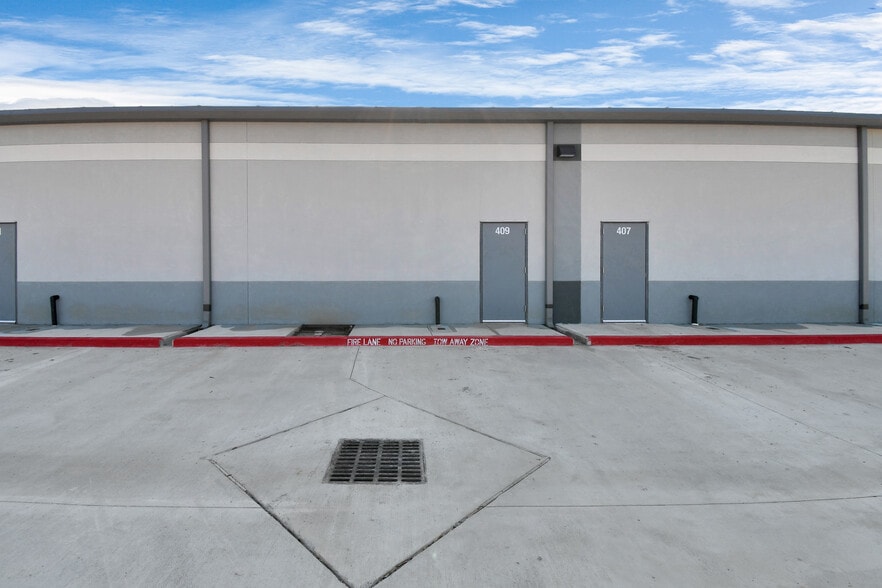 More Photos Of 30625 Kingsland Blvd, Brookshire Storefront For Sale