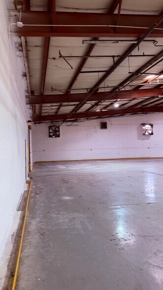 More Photos Of 3517 Frutas Ave, El Paso Manufacturing For Lease