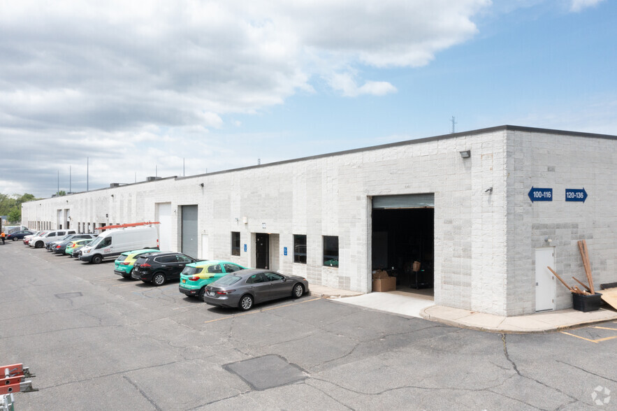 Primary Photo Of 100-136 Charlotte Ave, Hicksville Warehouse For Lease