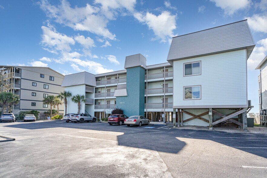 More Photos Of 1011 S Ocean Blvd, Surfside Beach Hotel For Sale