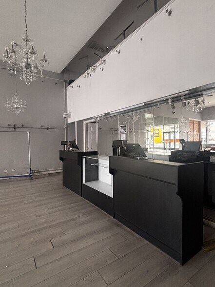 More Photos Of 1222 H St, Modesto Storefront For Lease