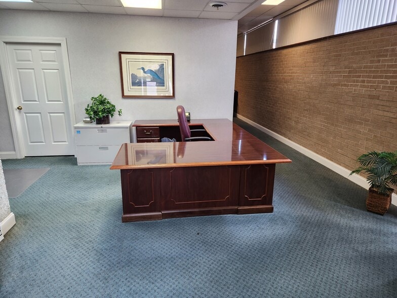 More Photos Of 605 N Queen St, Kinston Office For Lease