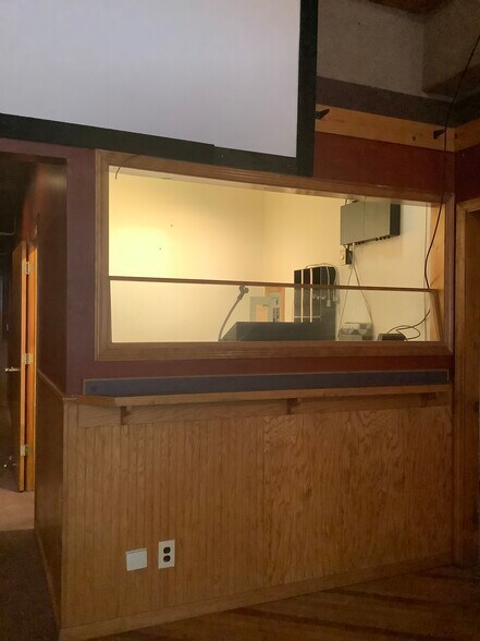 More Photos Of 418 Main St, Youngstown Restaurant For Sale