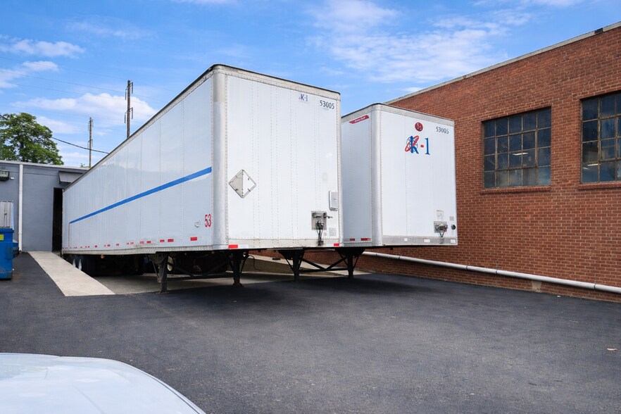 More Photos Of 1101-1107 W Elizabeth Ave, Linden Warehouse For Sale