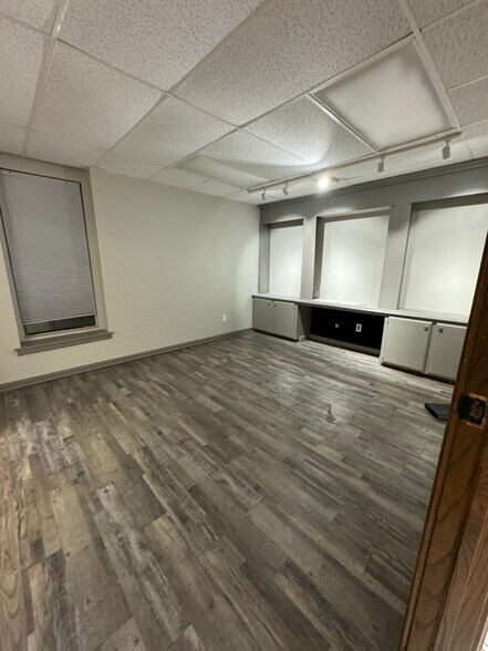 More Photos Of 901 N Virginia Ave, Oklahoma City Manufacturing For Lease