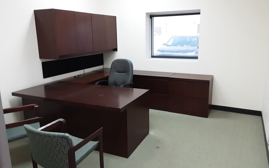 More Photos Of 700 E Park Ave, Libertyville Self Storage For Lease