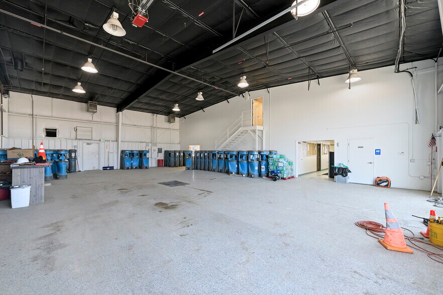 More Photos Of 44-46 Wilkins Peak Dr, Rock Springs Warehouse For Sale