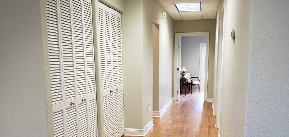 More Photos Of 16007 N Florida Ave, Lutz Office For Lease