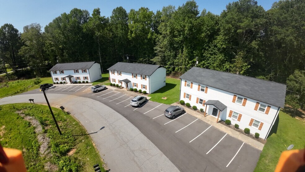 More Photos Of 110-118 Greenforest Cir, Liberty Apartments For Sale