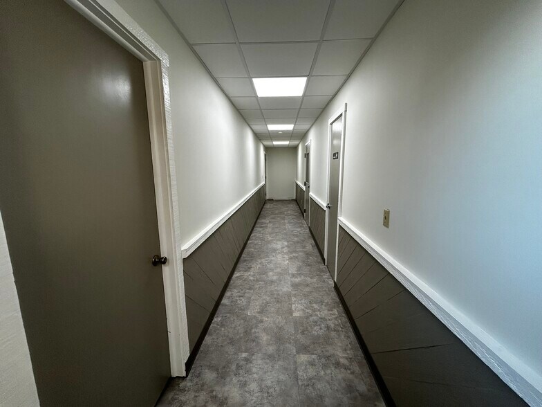 More Photos Of 6820 Roosevelt Ave, Middletown Medical For Lease