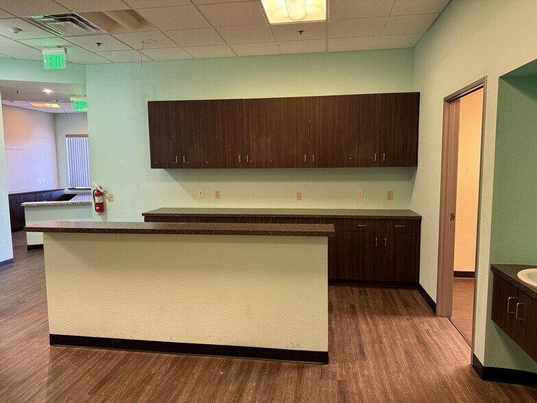 More Photos Of 4110 N 108th Ave, Phoenix Medical For Lease