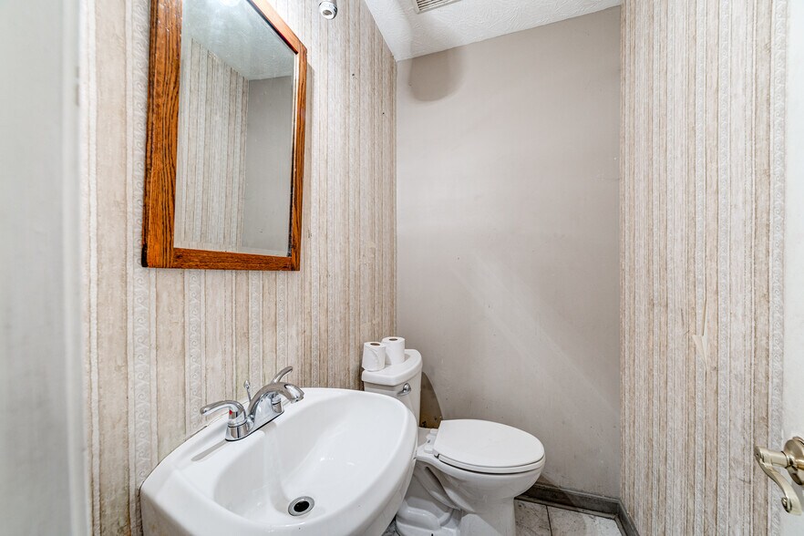 More Photos Of 2893 Mountain Industrial Blvd, Tucker Office For Sale