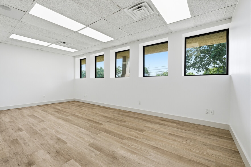 More Photos Of 1130 Hooper Ave, Toms River Office For Lease