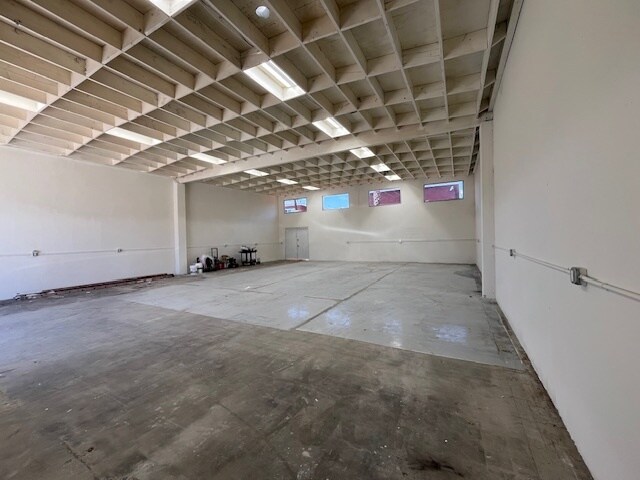 More Photos Of 1337 W 228th St, Torrance Warehouse For Lease