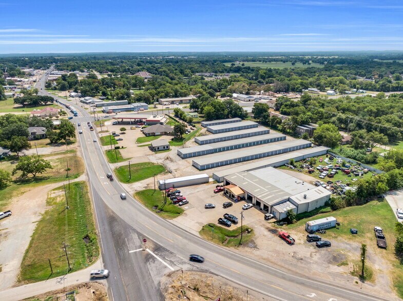 More Photos Of 475 W Commerce St, Fairfield Auto Salvage Facility For Sale