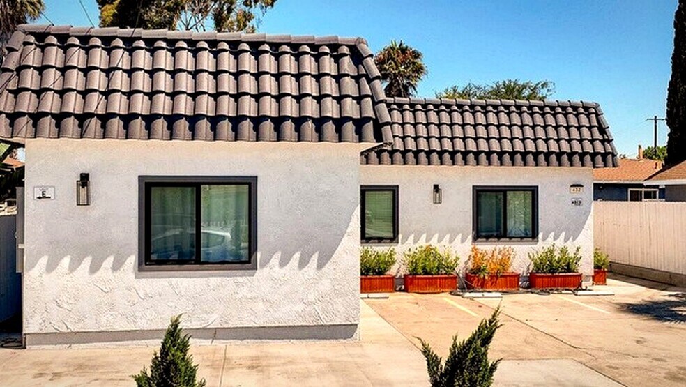 More Photos Of Undisclosed, Costa Mesa Apartments For Sale