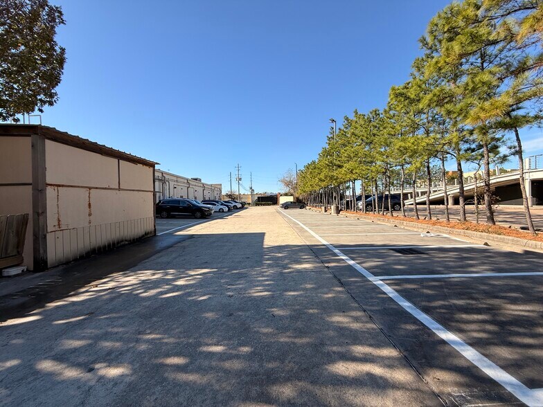 More Photos Of Beltway 8 & Gessner, Houston Unknown For Lease