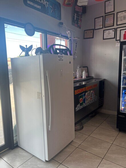 More Photos Of 1602 Corpus Christi St, Laredo General Retail For Lease