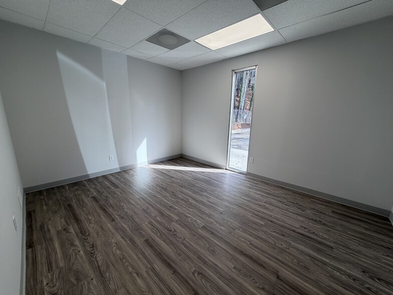 More Photos Of 6481 Peachtree Industrial Blvd, Atlanta Unknown For Lease