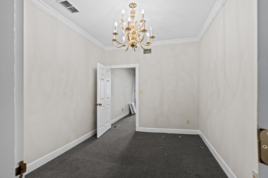 More Photos Of 101 St Clair St, Frankfort Loft Creative Space For Sale