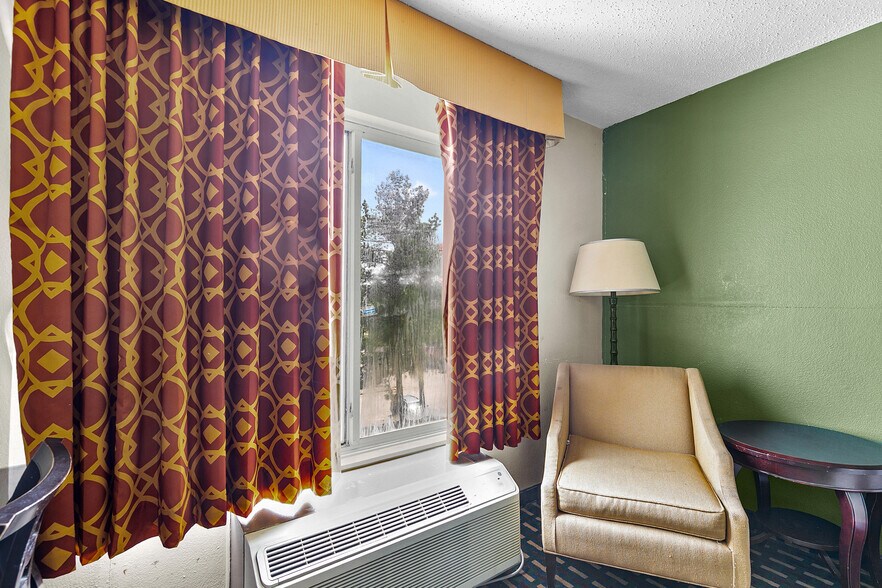 More Photos Of 155 Vulcan Rd, Birmingham Hotel For Sale