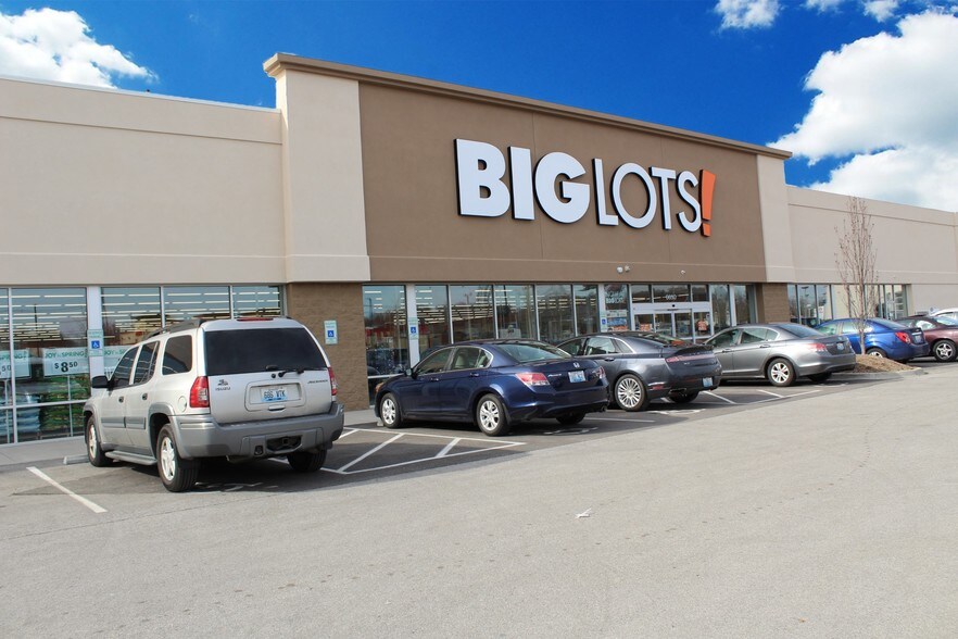 More Photos Of 6650 Dixie Hwy, Louisville General Retail For Sale