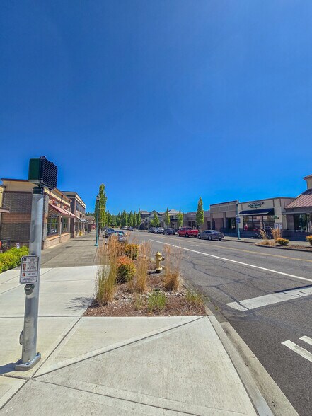 More Photos Of 1520 Wilmington Dr, Dupont Unknown For Lease