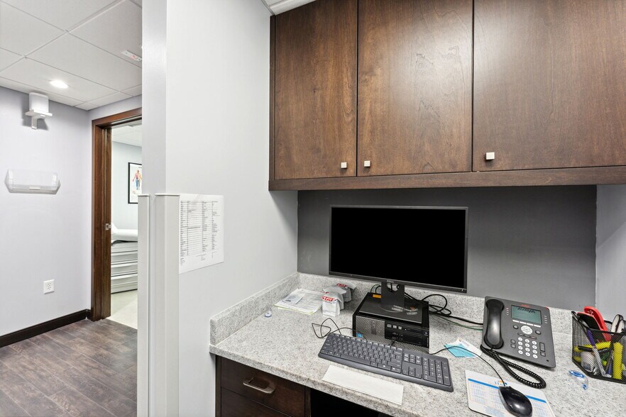 More Photos Of 160 John F Kennedy Dr, Lake Worth Medical For Lease