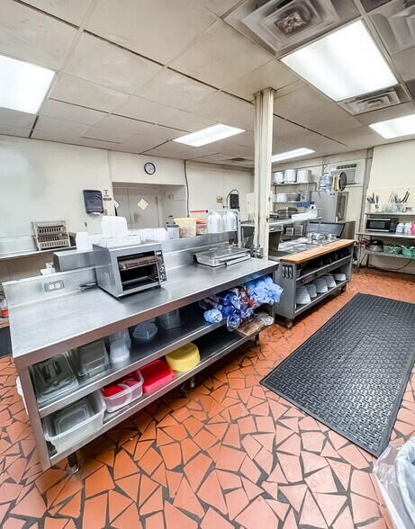 More Photos Of 226 E Main St, Bennettsville Storefront For Sale