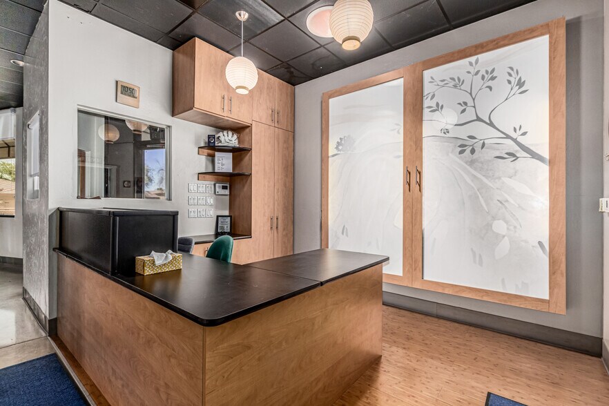 More Photos Of 3173 E Chandler Blvd, Phoenix Freestanding For Sale