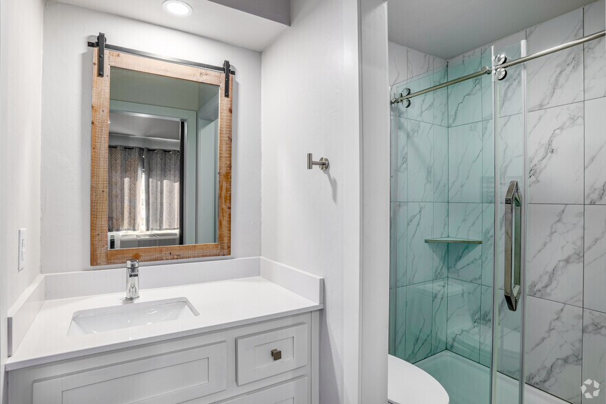 More Photos Of 516 NW 8th St, Oklahoma City Apartments For Sale