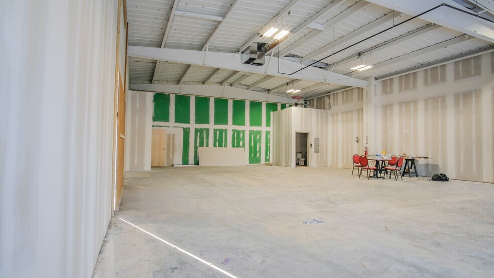 More Photos Of 53 Freemans Bridge Rd, Schenectady Flex For Lease