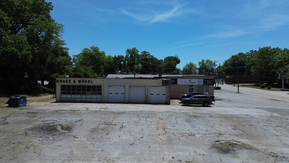 More Photos Of 903 S Main St, Anderson Auto Repair For Sale
