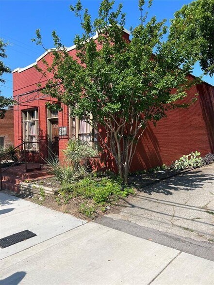 More Photos Of 3126 Handley Dr, Fort Worth General Retail For Sale