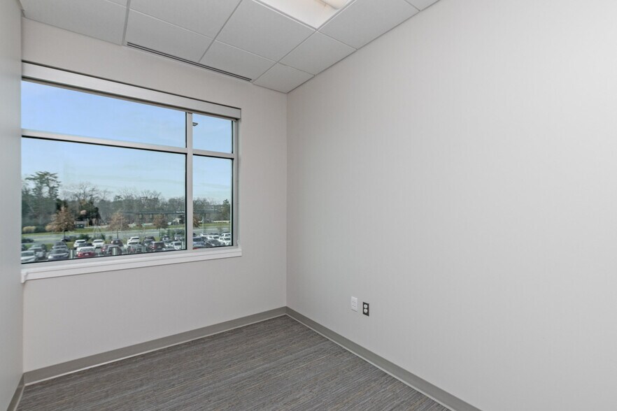 More Photos Of 24430 Stone Springs Blvd, Dulles Town Center Medical For Sale
