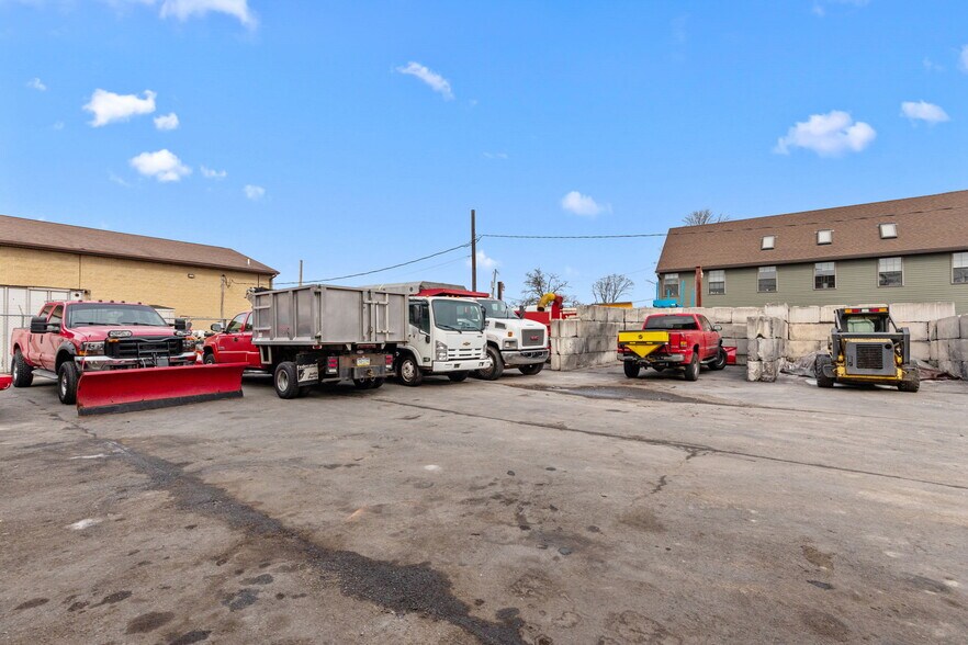 More Photos Of 7011 Beaver Dam Rd, Levittown Industrial For Sale