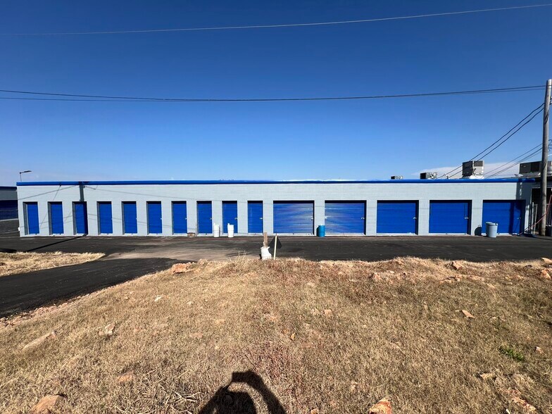 More Photos Of 5133 S Campbell Ave, Springfield Storefront Retail Office For Sale