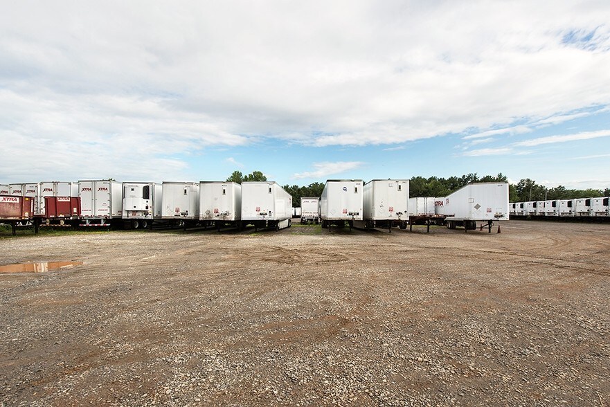 More Photos Of 4330 Bowman Industrial Ct, Conley Warehouse For Lease