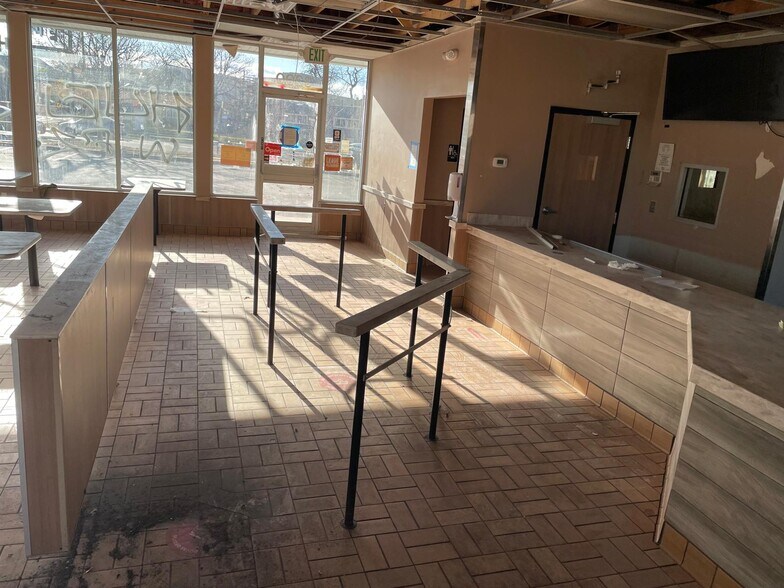 More Photos Of 3200 Downing St, Denver Fast Food For Sale